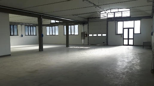 Foto Capannone industriale a Gambassi Terme di 600 m² con 5 locali