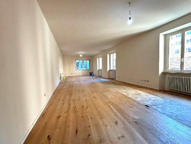 Foto Appartamento a Lucca Piazza Napoleone - San Michele di 190 m²