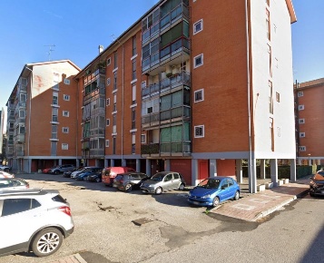 Foto Appartamento a Pieve Emanuele Centro di 86 m² con 5 locali in vendita