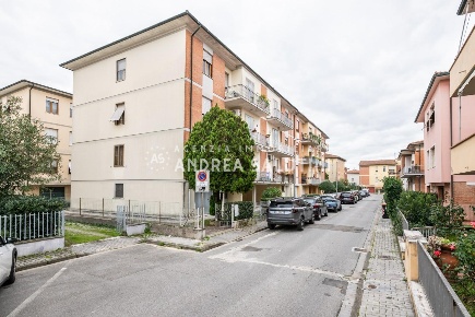Foto Appartamento a Pontedera Oltrera di 130 m² con 6 locali in vendita