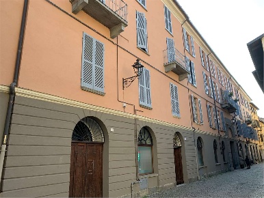 Foto Negozio a Pinerolo di 73 m² con 2 locali in vendita