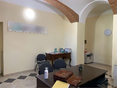 Foto Negozio a Pinerolo di 73 m² con 2 locali in vendita