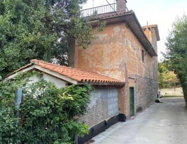 Foto Villa unifamiliare in Via delle Mole, Albano Laziale Centro di 79 m²