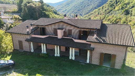 Foto Villa unifamiliare in Strada Septempedana 6, Nocera Umbra Centro