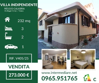 Foto Villa unifamiliare in VIA REGGIO CAMPI 1° TRONCO 61, di 232 m²