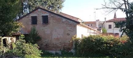 Foto Appartamento in Via Mazzini, San Benedetto Po Centro di 205 m²