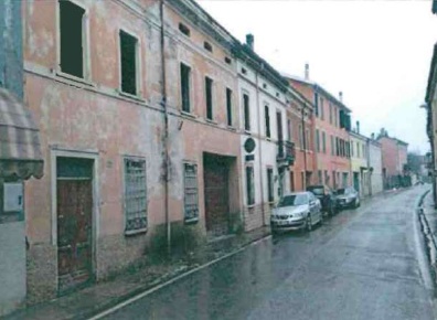 Foto Appartamento in Via Fossola, Viadana di 442 m² con 1 locali all'asta