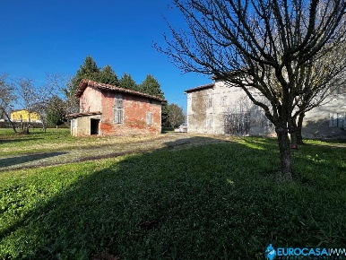 Foto Appartamento in via Della Rosa, Carpi di 415 m² con 14 locali