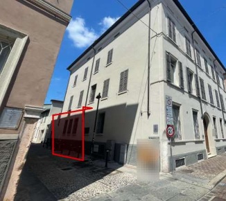Foto Appartamento in Via Achille Sacchi, Mantova Centro di 135 m² all'asta