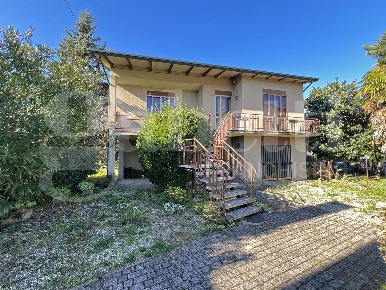 Foto Villa singola a Piove di Sacco di 225 m² con 6 locali in vendita