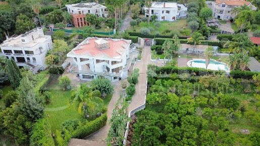 Foto Villa unifamiliare in Via Costantino 28, Palermo Cardillo di 1000 m²