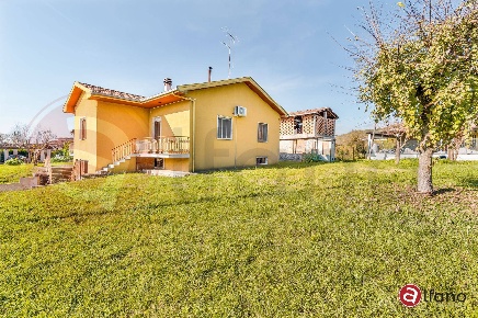 Foto Casa indipendente in Contrada Rondinella, Arpino Rondinella di 152 m²