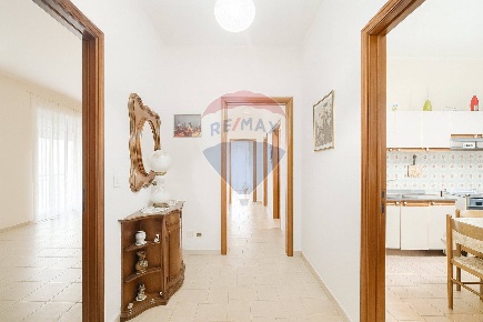 Foto Appartamento in Via Etna, Riposto Centro di 110 m² con 5 locali