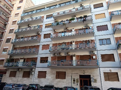 Foto Appartamento in Via Ugo De Carolis, Taranto Italia - Montegranaro