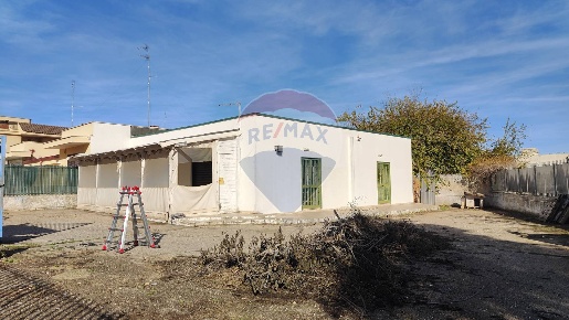 Foto Attività commerciale in Strada Torre Tresca, Bari Santa Caterina