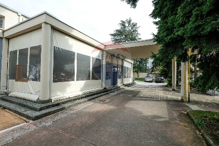 Foto Locale commerciale a Bergamo Redona di 450 m² con 1 locali in vendita