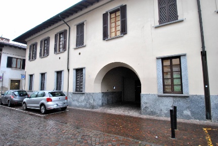 Foto Ufficio in Vioa Cavour, Vimercate Centro di 106 m² con 3 locali