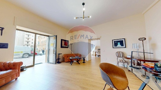 Foto Negozio in via monteleone, Palermo Castellammare di 98 m² con 2 locali