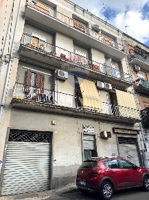 Foto Appartamento in Piazza Taormina, Lentini di 75 m² con 4 locali