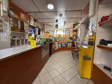 Foto Attività commerciale in Corso Amatuzio, Bojano Centro di 55 m²