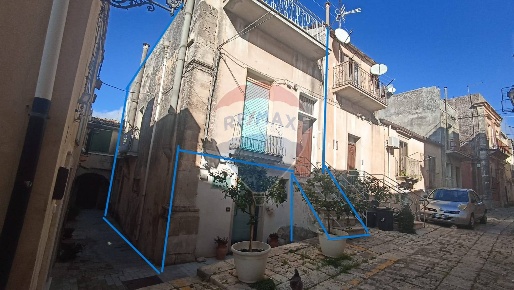 Foto Casa indipendente in via terlato, Chiaramonte Gulfi Centro di 140 m²
