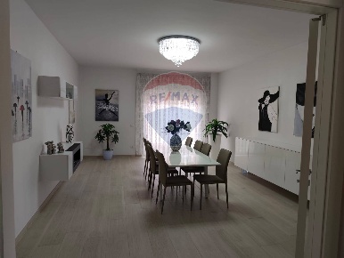 Foto Appartamento in via Augusto Righi 6, Comiso Centro di 150 m²