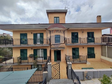 Foto Appartamento in Via Tagliamento, Palazzolo Acreide Centro di 226 m²