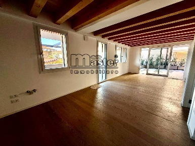 Foto Appartamento in viale luzzatti, Treviso Viale Luzzatti di 150 m²