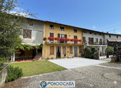 Foto Appartamento a Passirano Centro di 142 m² con 4 locali in vendita