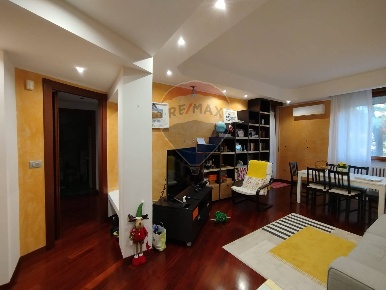 Foto Appartamento in Don Lattuada, Rho Passirana - Biringhello di 98 m²