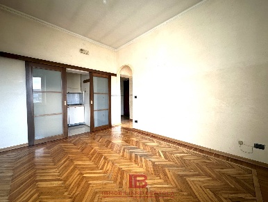 Foto Appartamento a Cuneo Centro di 80 m² con 3 locali in vendita