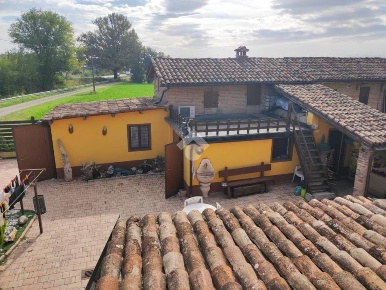 Foto Casa indipendente in strada Vignolese, Modena Sant'Agnese - Università