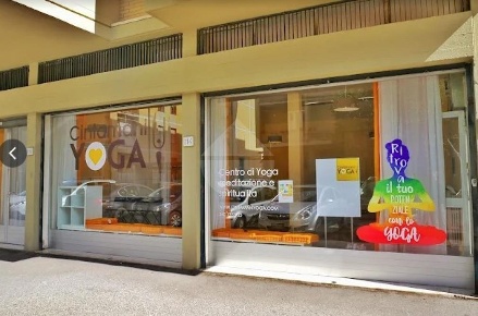 Foto Negozio in Via Lorenzo Viani, Firenze Isolotto Talenti di 90 m²