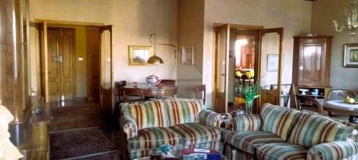 Foto Appartamento in Corso Luigi Fera, Cosenza di 200 m² con 5 locali