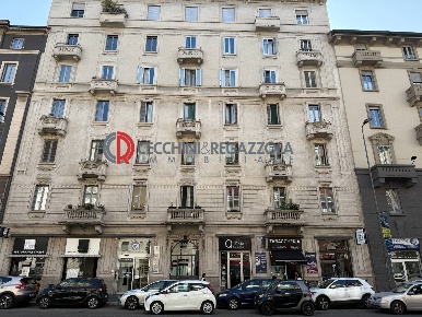 Foto Appartamento in Via Andrea Costa, Milano di 100 m² con 3 locali