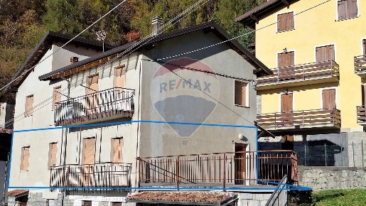 Foto Appartamento a Breno di 95 m² con 4 locali in vendita