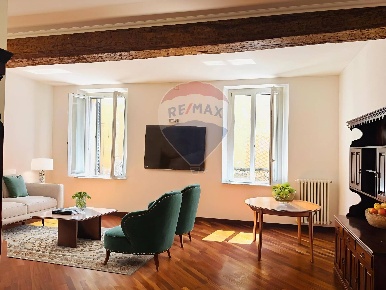 Foto Appartamento in VIA EMILIA, Tortona Centro di 108 m² con 3 locali