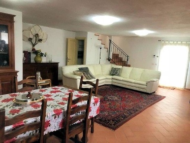 Foto Villa singola a Firenze Galluzzo di 210 m² con 7 locali in vendita