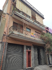 Foto Appartamento a Paternò di 200 m² con 6 locali in vendita