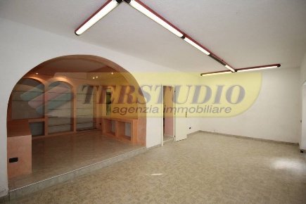 Foto Ufficio in Via Lega Lombarda, Pontida Centro di 40 m² con 3 locali