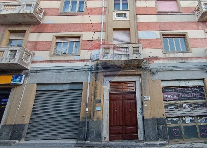 Foto Appartamento in Via Sant'Agata, Enna Centro di 174 m² con 7 locali