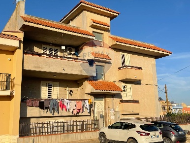 Foto Appartamento in Via Giuseppe Bartolo, Pachino Centro di 240 m²