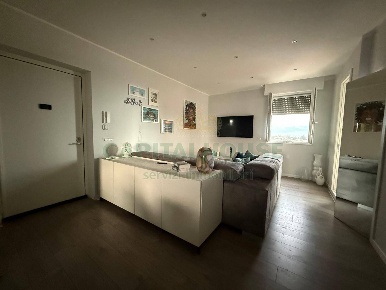 Foto Appartamento a Acerra Centro di 98 m² con 4 locali in vendita