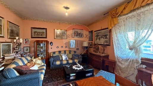 Foto Appartamento a Lucca Sant'Anna di 120 m² con 6 locali in vendita