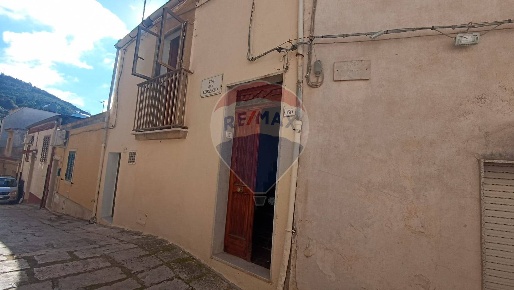 Foto Casa indipendente in via san lorenzo, Chiaramonte Gulfi Centro