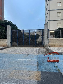 Foto Magazzino in via barresi, Siracusa Mazzarrona di 27 m² con 1 locali