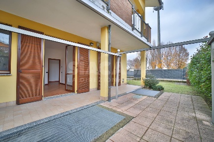Foto Appartamento in Via Don Minzoni, Mezzago di 103 m² con 2 locali