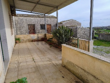 Foto Rustico in CONTRADA CAVA LAZZARO OLIVELLA 1, Modica di 300 m²