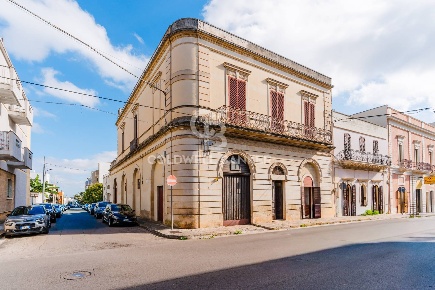 Foto Casa indipendente in Via Trieste, Galatina Centro di 462 m² in vendita