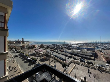 Foto Appartamento in Via Palermo 1, Nettuno Centro di 80 m² con 4 locali